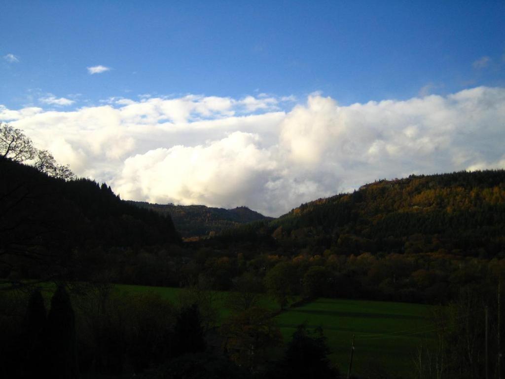 Llety Betws Hotel Bagian luar foto